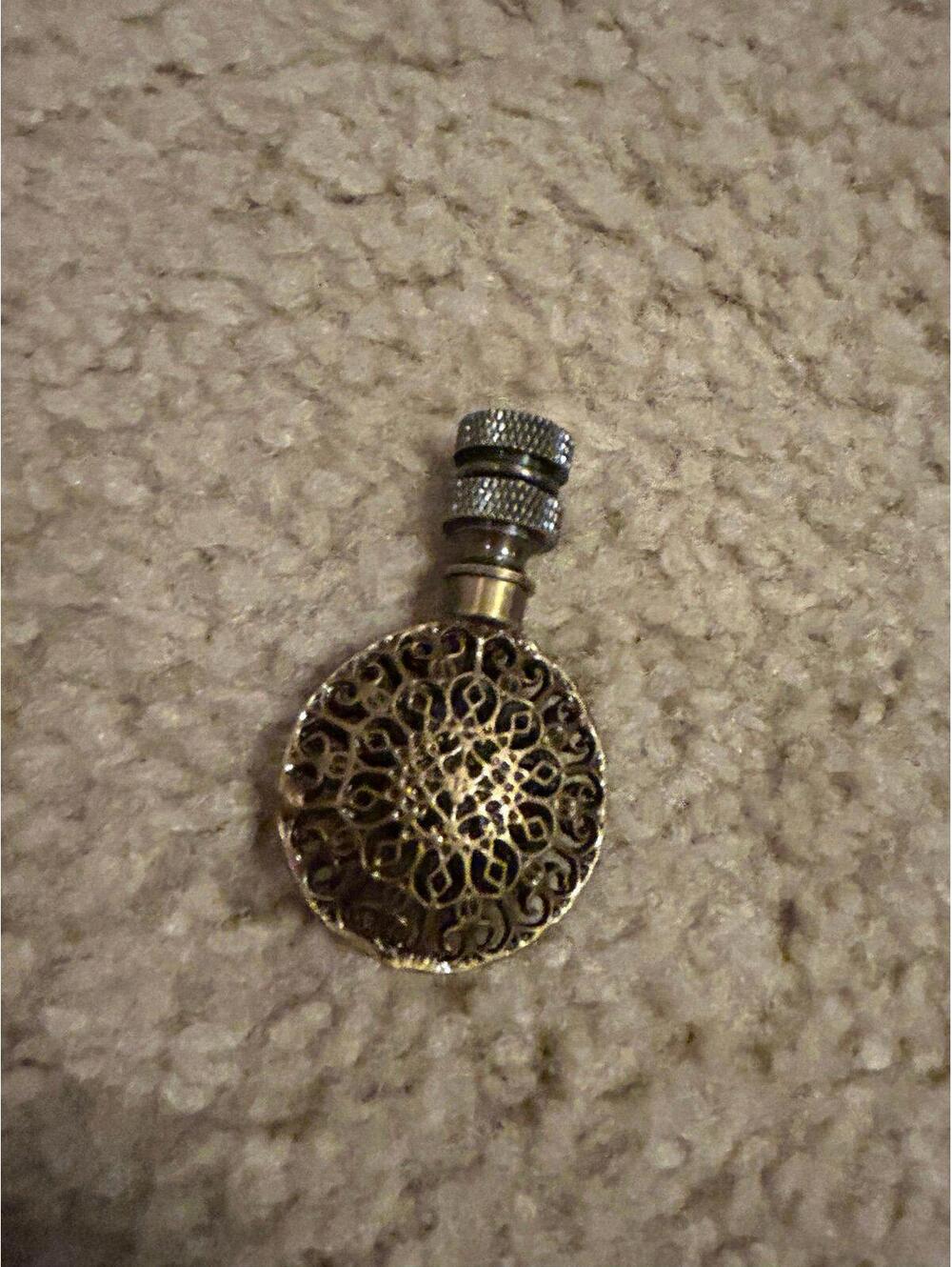 Decorative retracted filigree finial for lamps shade 2.5 inch antique brass